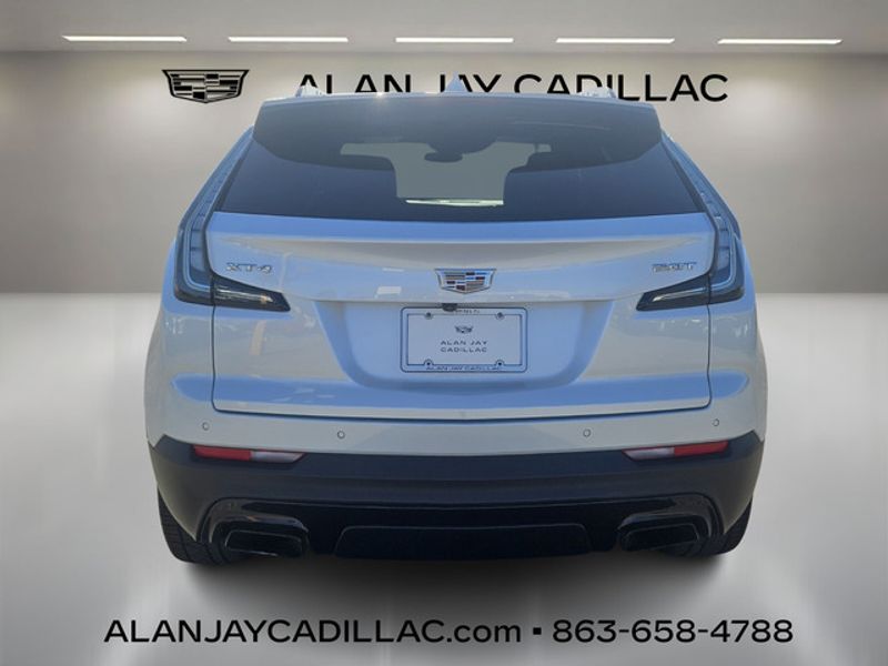 2019 Cadillac XT4 Sport photo 4