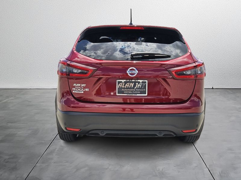 2022 Nissan Rogue Sport S photo 3