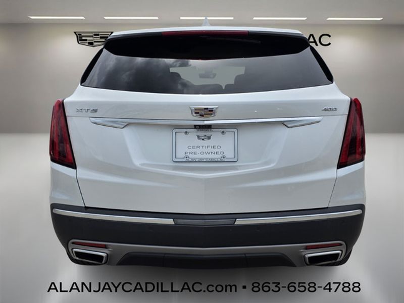2021 Cadillac XT5 Premium Luxury photo 3