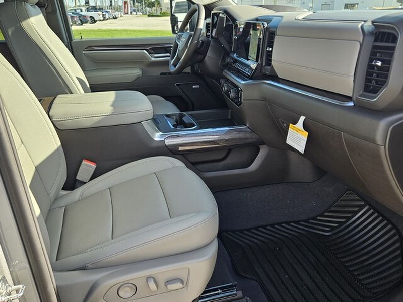 2026 Chevrolet Silverado 3500 HD LTZ - Photo 13