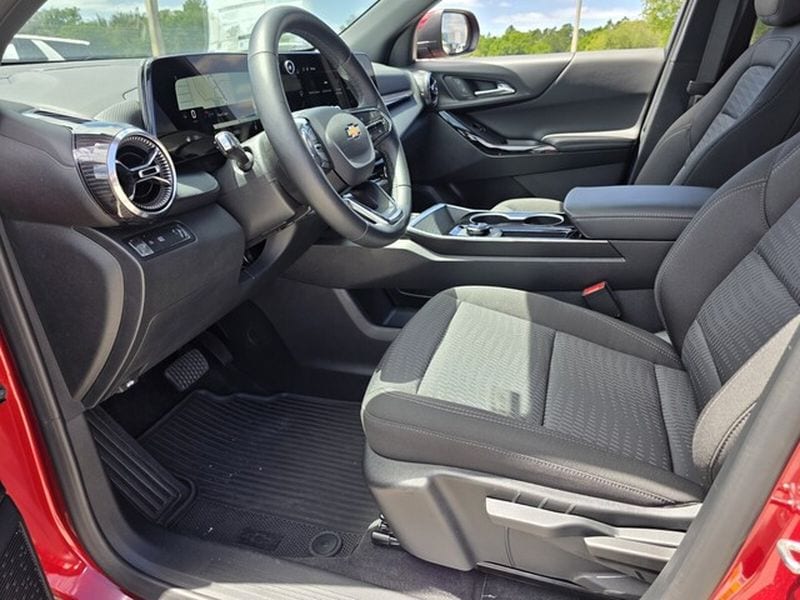2026 Chevrolet Equinox LT - Photo 8