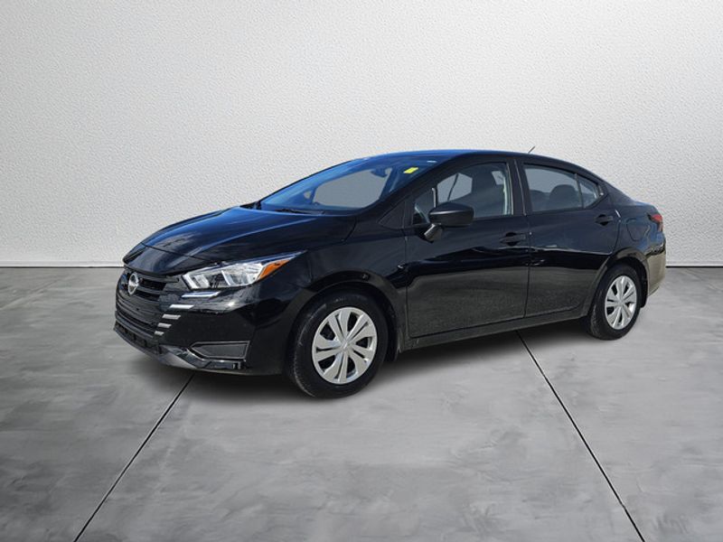 2023 Nissan Versa S photo 2