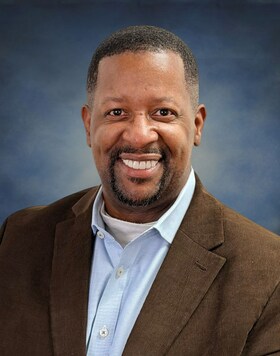 Staff member Aaron Rodgers from ID_3dff4b373063