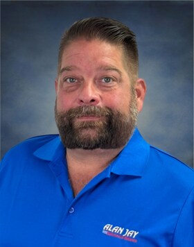 Staff member Eric W. from ID_3dff4b373063