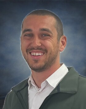 Staff member Erik Z. from ID_3dff4b373063