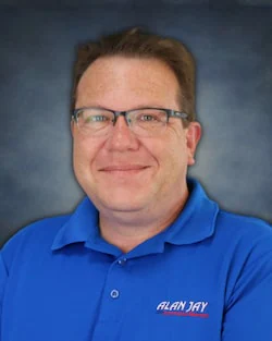 Staff member John O. from ID_3dff4b373063