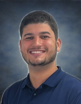 Staff member Geovanni R. from ID_1164dcae5d80