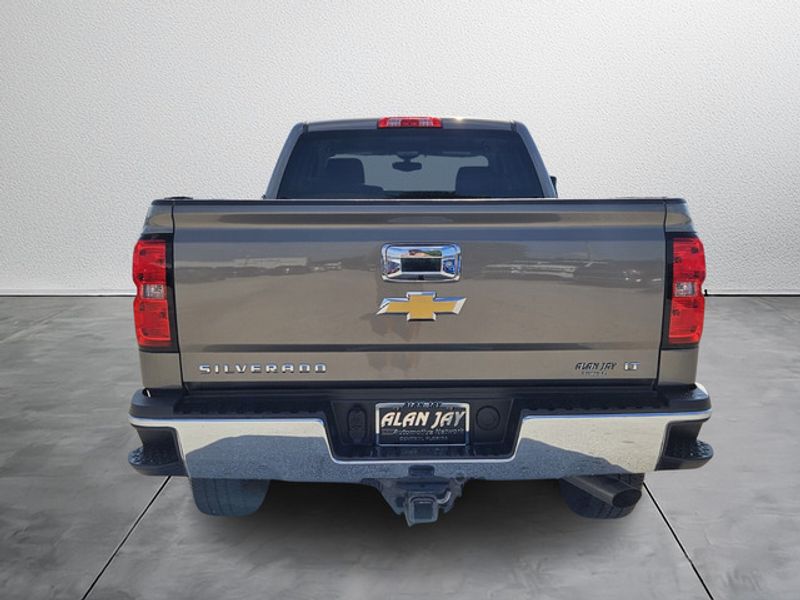 2017 Chevrolet Silverado 2500HD LT photo 4