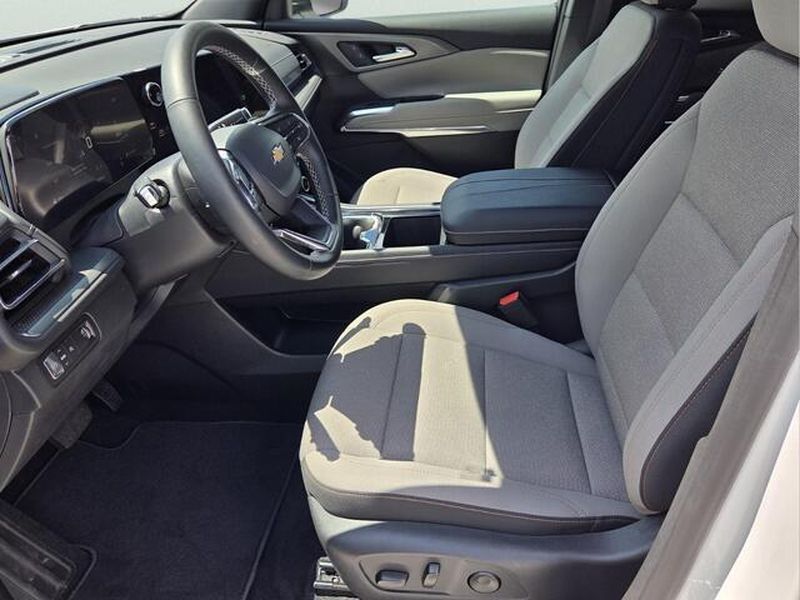 2026 Chevrolet Traverse LT - Photo 12