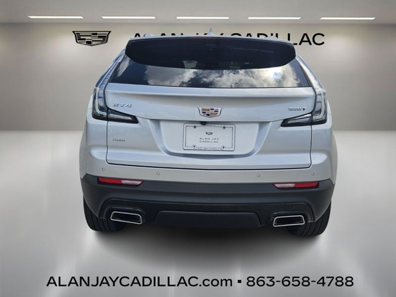2022 Cadillac XT4 Sport photo 4