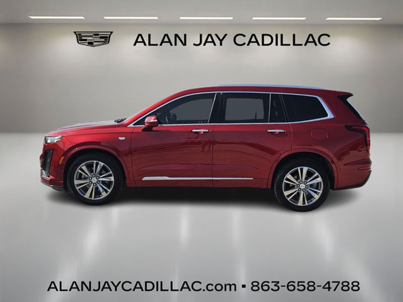 2021 Cadillac XT6 Premium Luxury photo 2