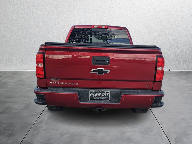 2018 Chevrolet Silverado 1500 LT photo 4