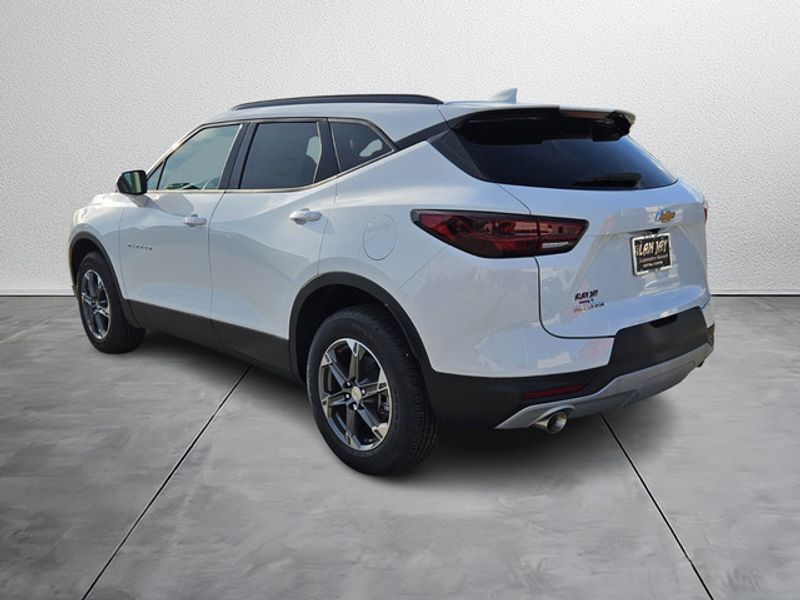 2025 Chevrolet Blazer 2LT photo 3