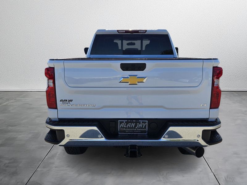 2025 Chevrolet Silverado 2500HD LT photo 4