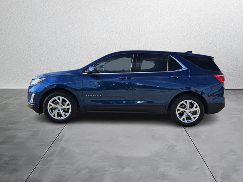 2020 Chevrolet Equinox LT photo 3