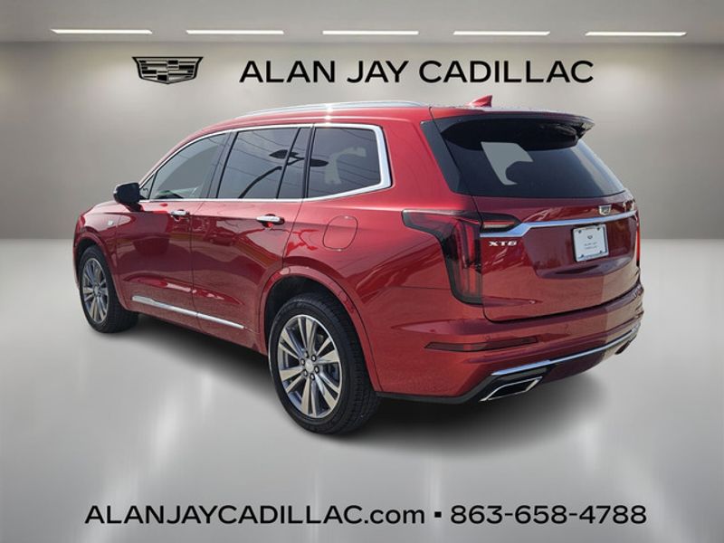 2021 Cadillac XT6 Premium Luxury photo 3