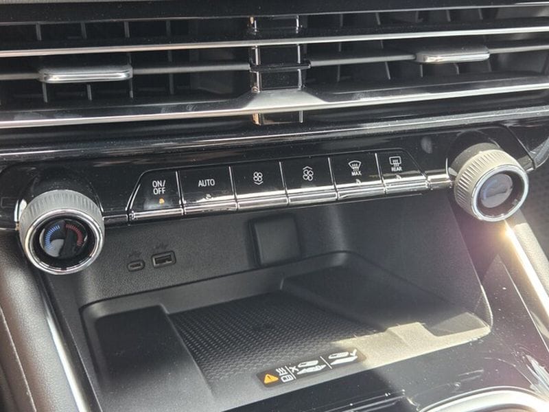 2026 Chevrolet Traverse High Country - Photo 25