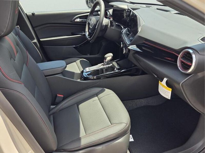 2026 Chevrolet Trax RS - Photo 17