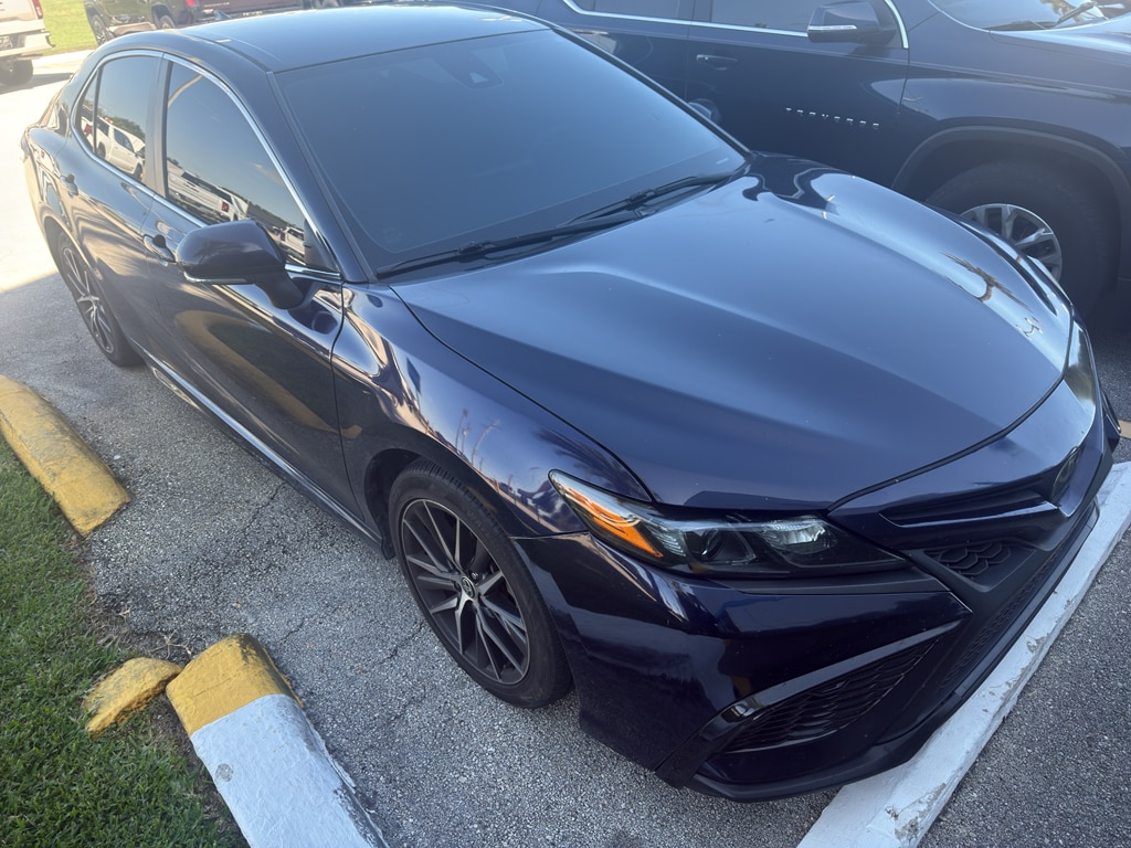 2022 Toyota Camry SE