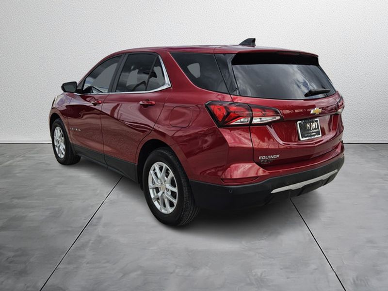 2023 Chevrolet Equinox LT photo 3