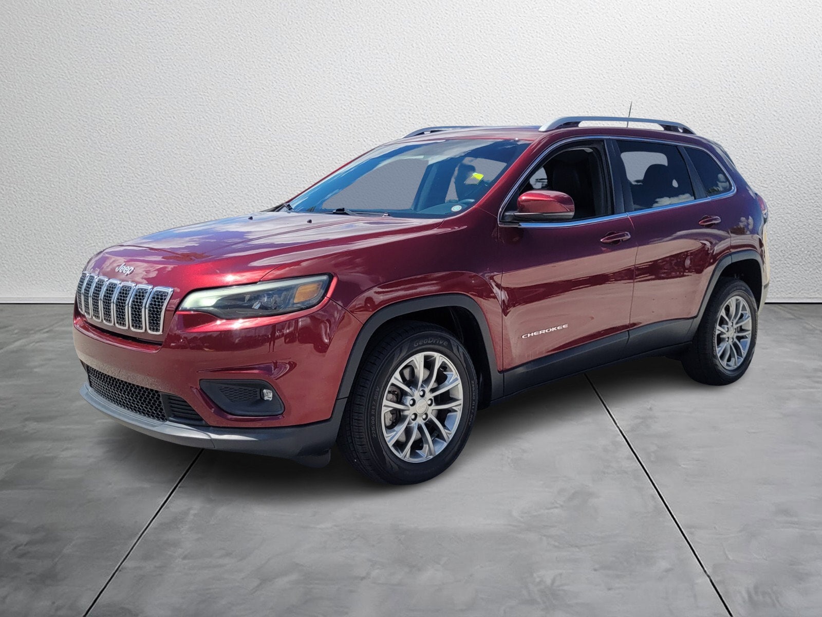 Used 2019 Jeep Cherokee Latitude Plus with VIN 1C4PJLLB3KD263105 for sale in Sebring, FL