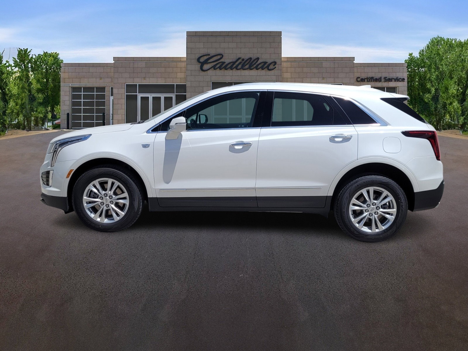 Used 2021 Cadillac XT5 Luxury with VIN 1GYKNAR41MZ162642 for sale in Sebring, FL