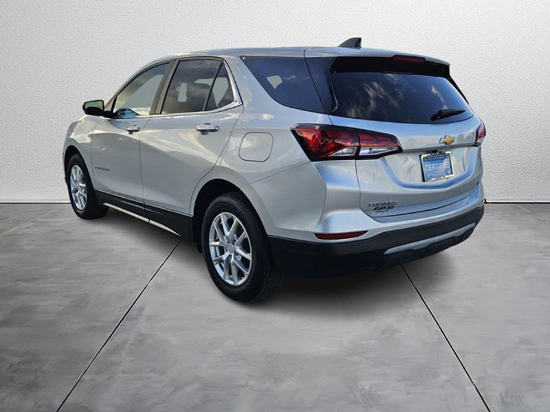 2022 Chevrolet Equinox LT photo 3