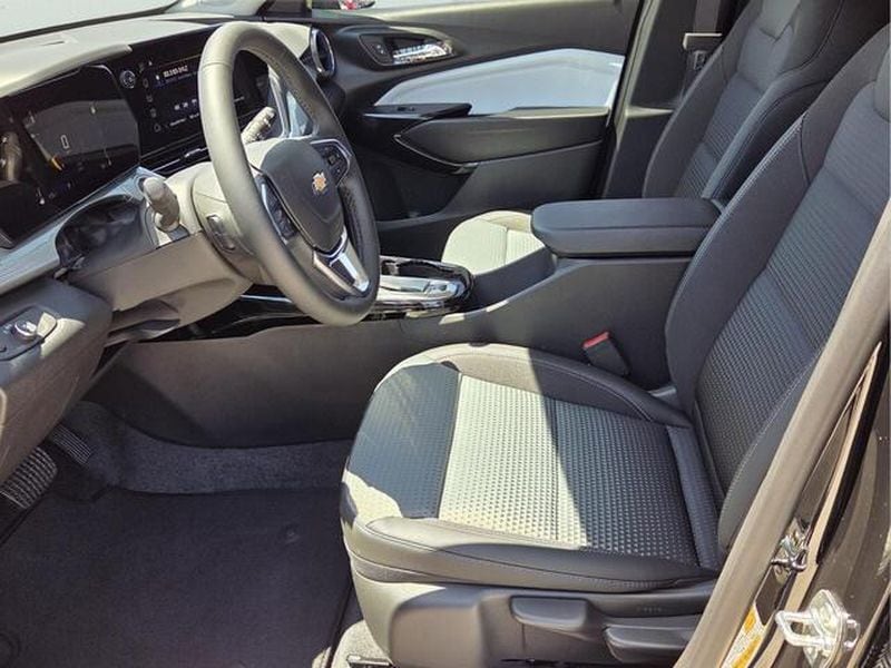 2026 Chevrolet Trax LT - Photo 10