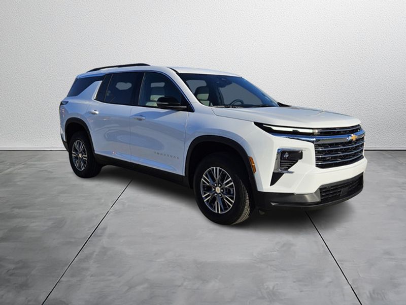 2026 Chevrolet Traverse LT's photo
