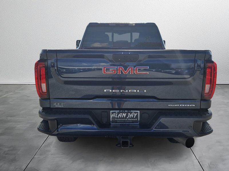 2022 Gmc Sierra 2500 HD Denali photo 4