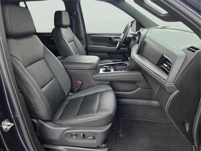 2025 Chevrolet Tahoe Z71 - Photo 17