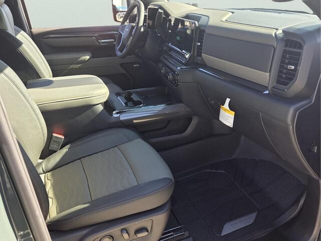 2026 Chevrolet Silverado 2500 HD ZR2 - Photo 19