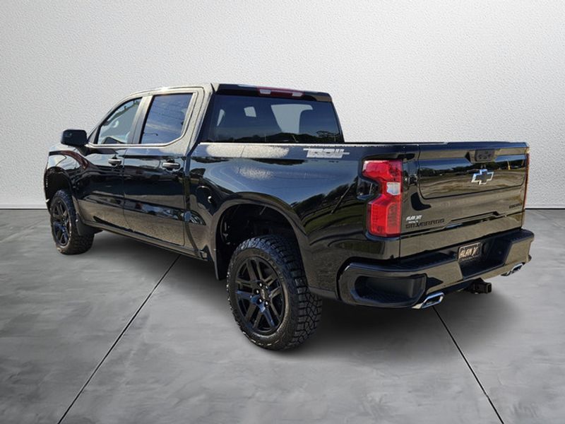 2025 Chevrolet Silverado 1500 Custom Trail Boss photo 3