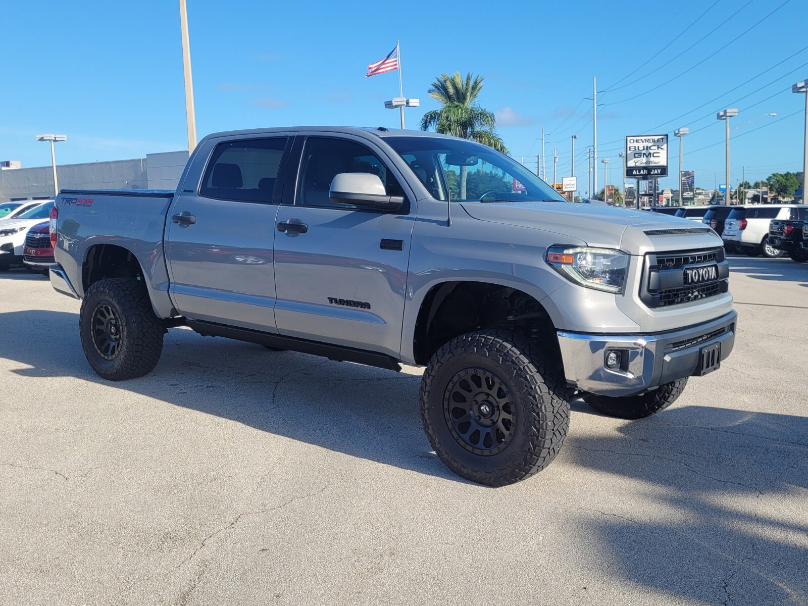 Used 2018 Toyota Tundra Limited with VIN 5TFHW5F17JX678994 for sale in Sebring, FL