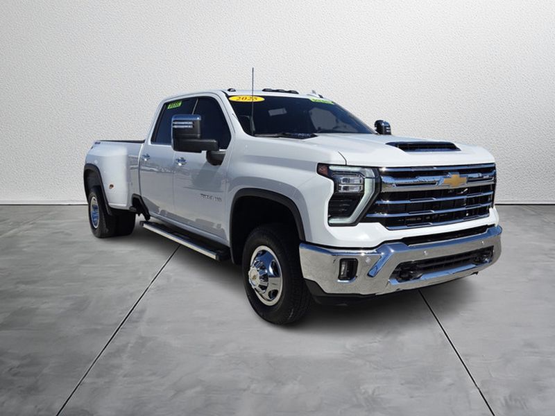 2025 Chevrolet Silverado 3500HD LTZ - Photo 6