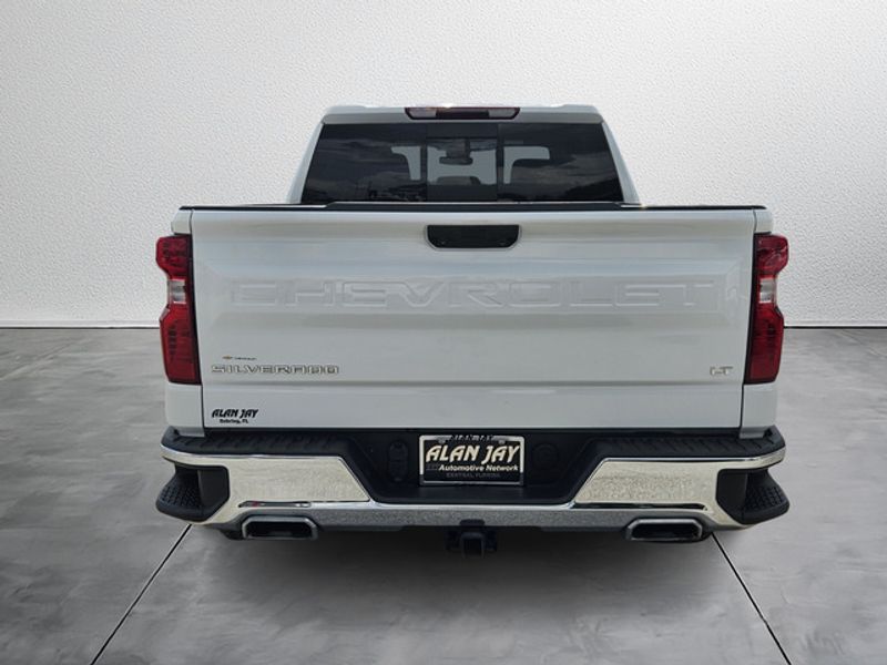 2022 Chevrolet Silverado 1500 LT photo 4