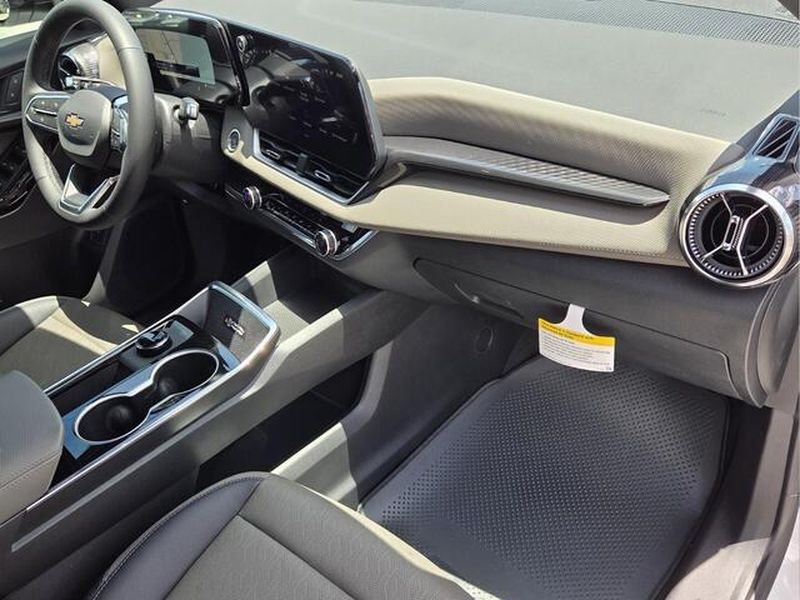 2026 Chevrolet Equinox LT - Photo 18