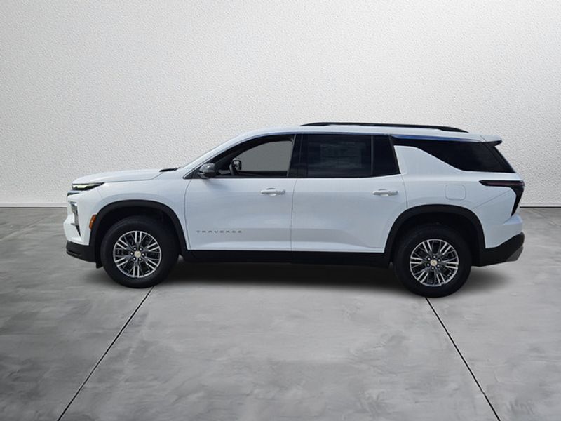2026 Chevrolet Traverse photo 3
