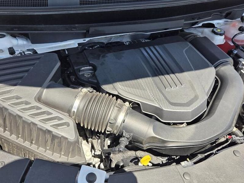 2025 Chevrolet Traverse LT - Photo 23