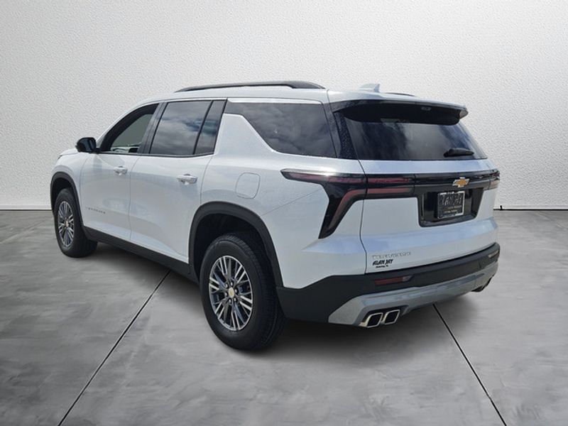 2026 Chevrolet Traverse photo 4