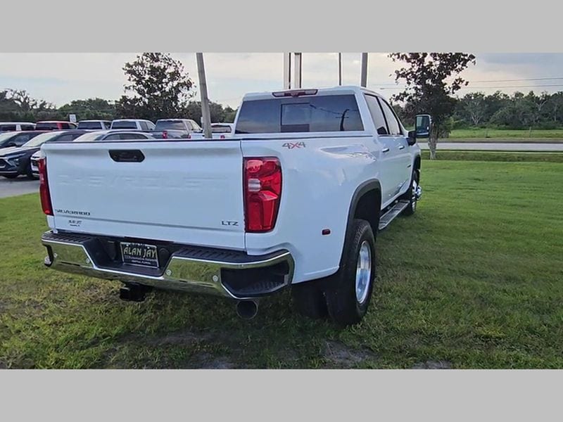 2025 Chevrolet Silverado 3500 HD LTZ - Photo 23