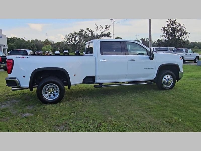 2025 Chevrolet Silverado 3500 HD LTZ - Photo 26