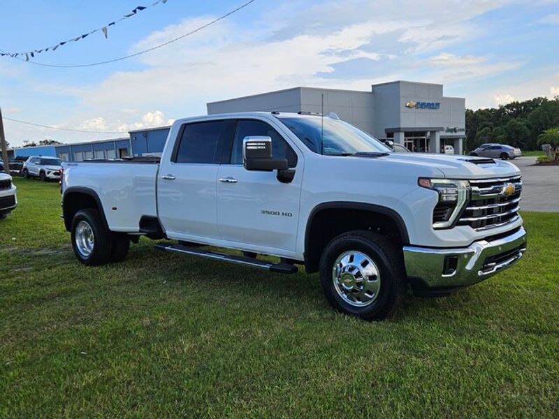 2025 Chevrolet Silverado 3500HD LTZ photo 2