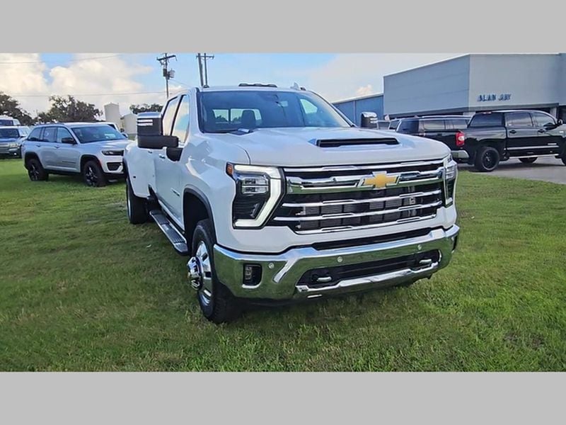 2025 Chevrolet Silverado 3500 HD LTZ - Photo 30
