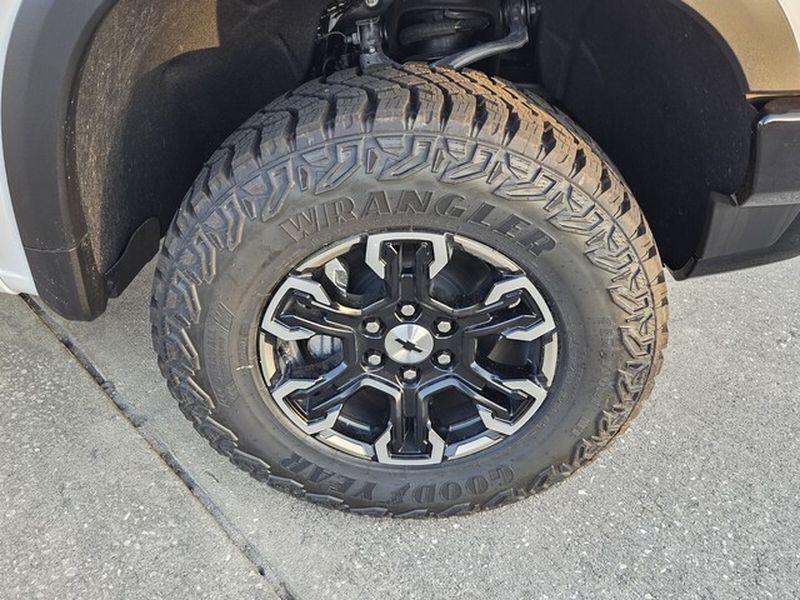 2026 Chevrolet Silverado 1500 ZR2 - Photo 16