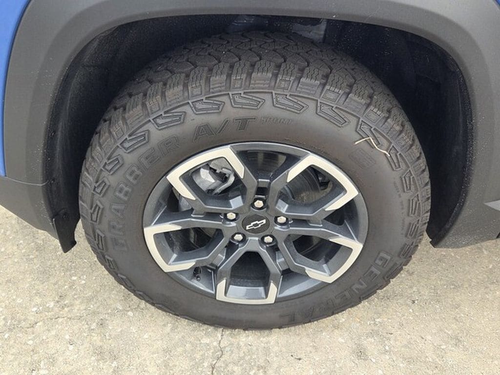 2027 Chevrolet Equinox ACTIV - Photo 12