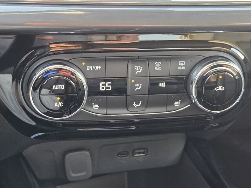 2025 Chevrolet Trax Activ - Photo 19