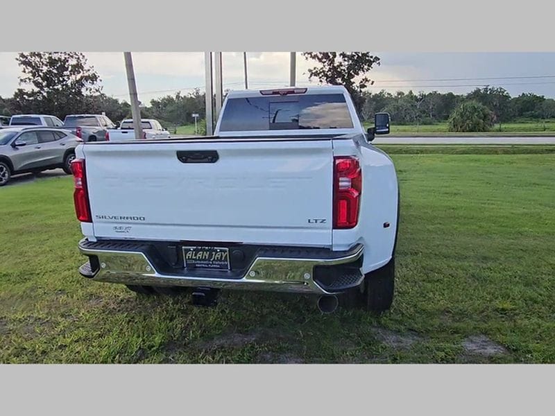 2025 Chevrolet Silverado 3500 HD LTZ - Photo 22