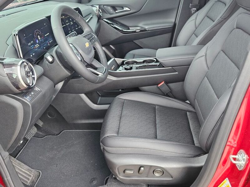 2026 Chevrolet Equinox LT photo 2