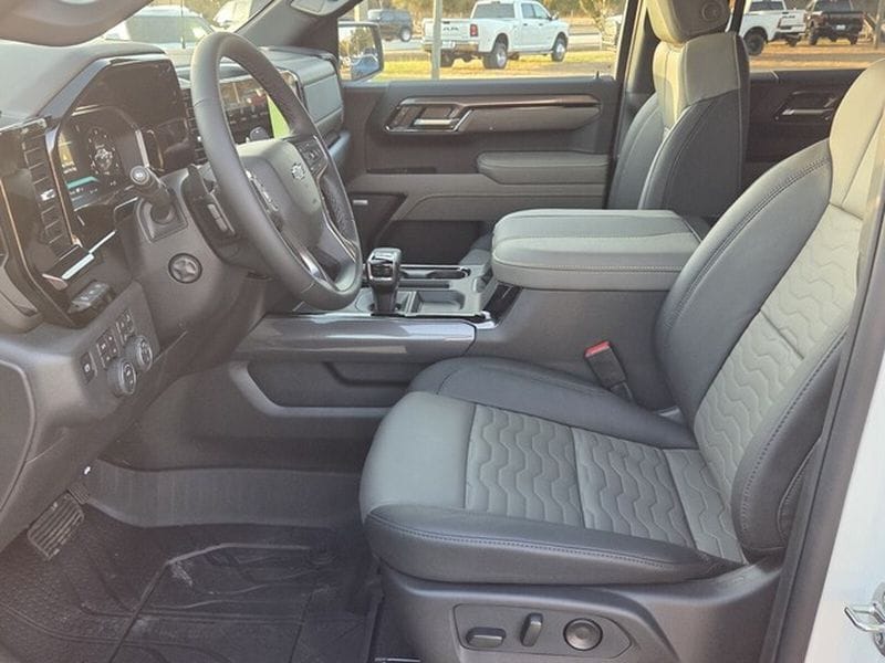 2026 Chevrolet Silverado 1500 ZR2 - Photo 8